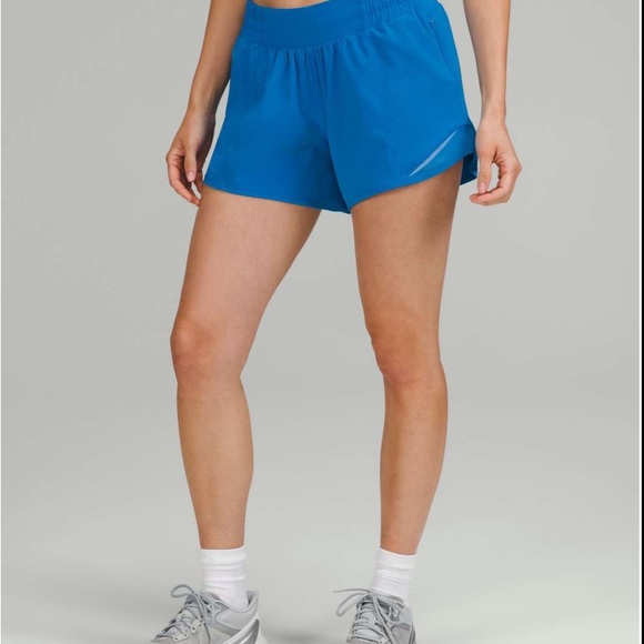 NWOT Lululemon Hotty Hot Low-Rise Lined Short 4" Poolside - Picture 3 of 7